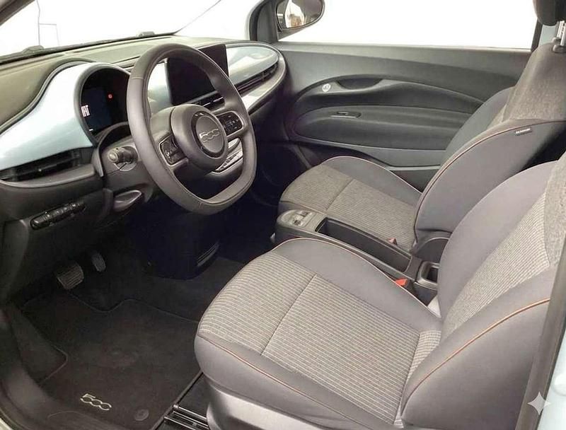 Usata Fiat 500e Icon 42 kW (58 CV) 2020 Glacier blue Utilitaria