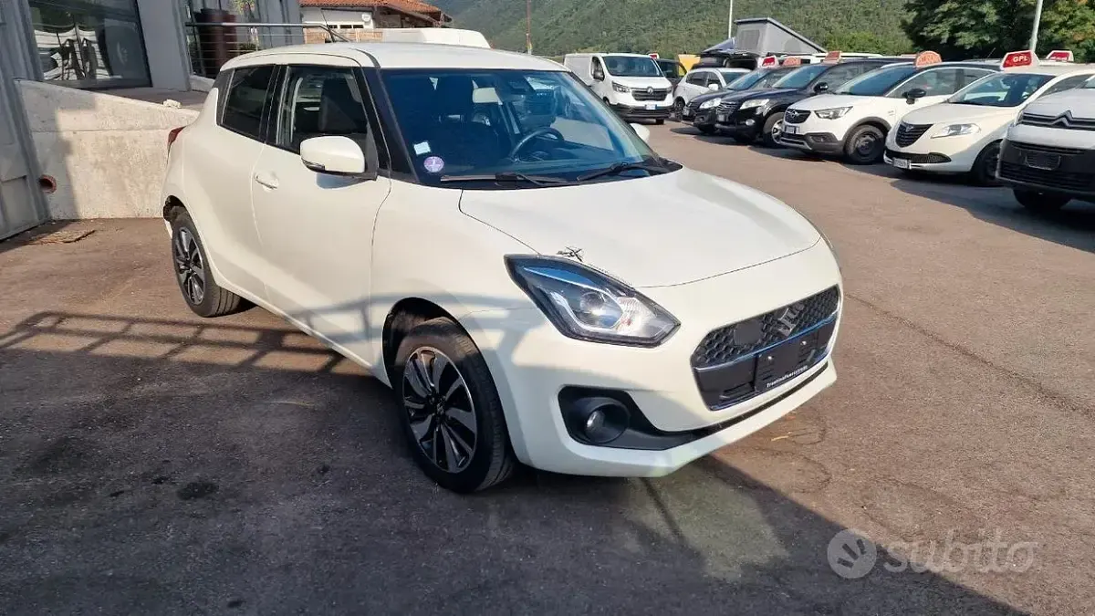 Usata Suzuki Swift 90 CV (66 kW) 2019 Bianco Utilitaria