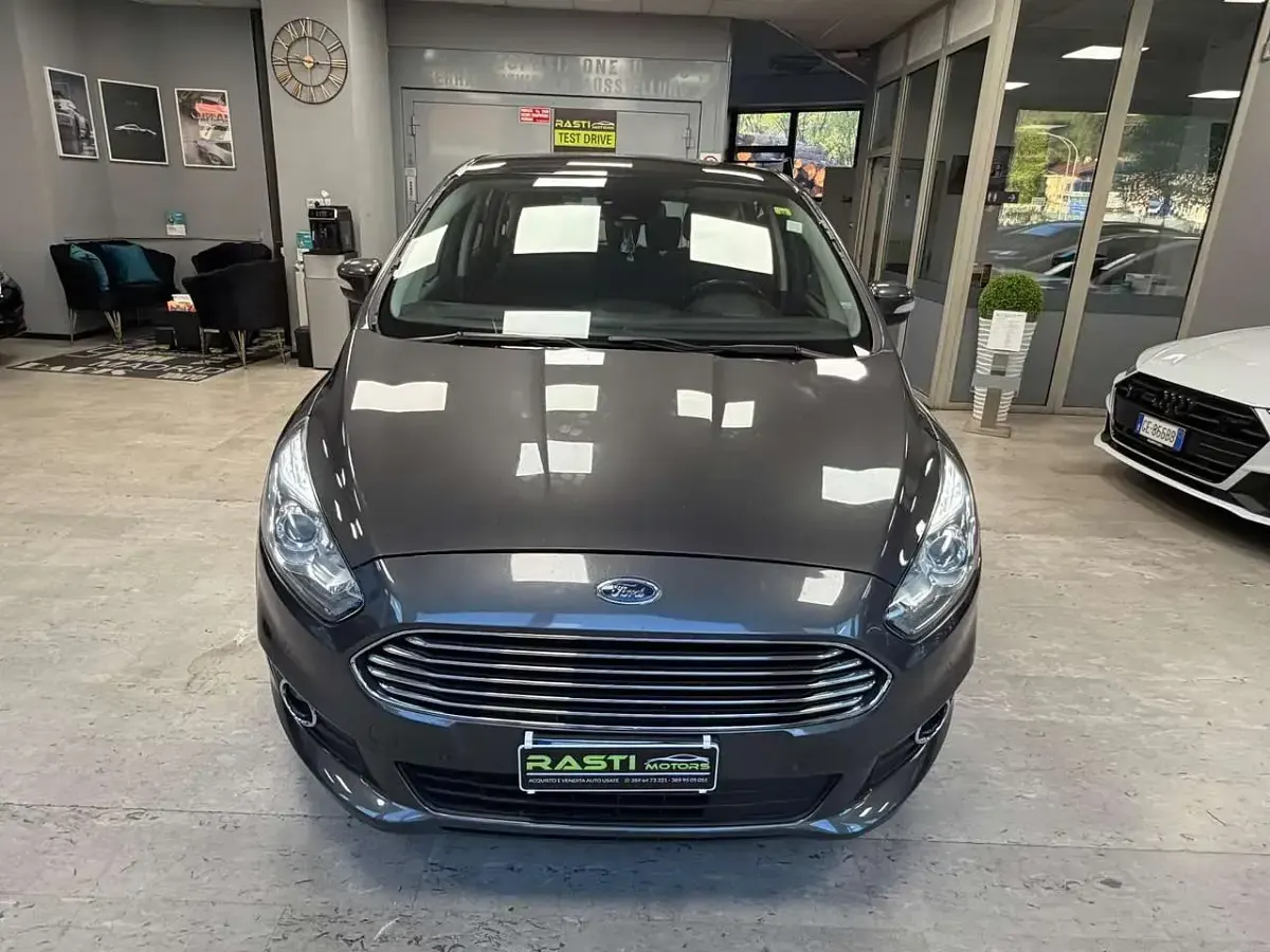Usata Ford S-MAX Vignale 150 CV (110 kW) 2018 Grigio Monovolume