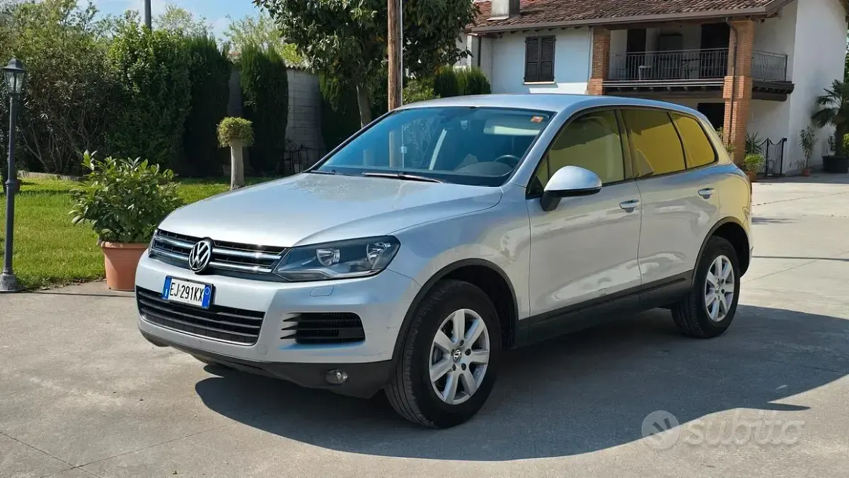 Usata VW Touareg Executive 245 CV (180 kW) 2011 Grigio SUV