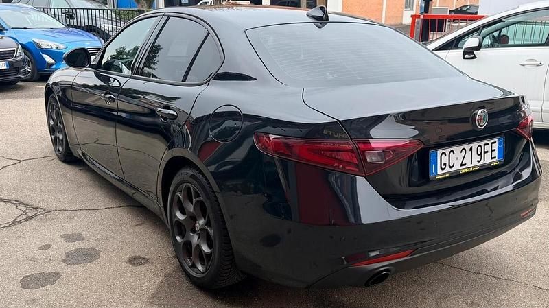 Usata Alfa Romeo Giulia Sprint 160 CV (117 kW) 2020 Nero Berlina