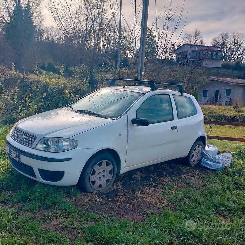 Usata Fiat Punto Classica 77 CV (56 kW) 2010 Bianco Utilitaria