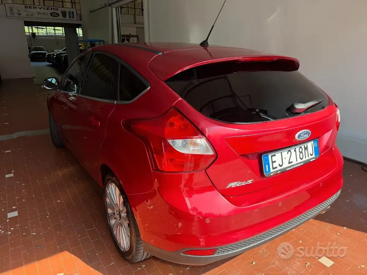 Usata Ford Focus Titanium S 150 CV (110 kW) 2011 Rosso Berlina