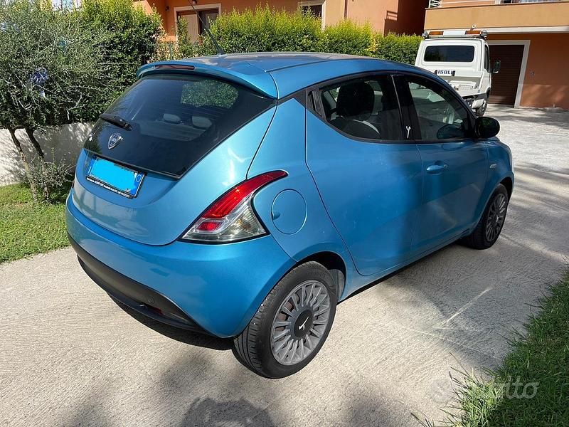Usata Lancia Ypsilon S 95 CV (69 kW) 2014 Blu Utilitaria