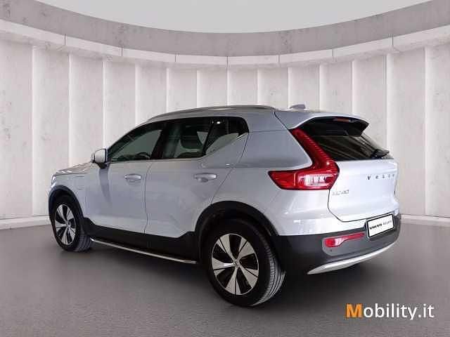 Usata Volvo XC40 132 CV (97 kW) 2022 Grigio SUV