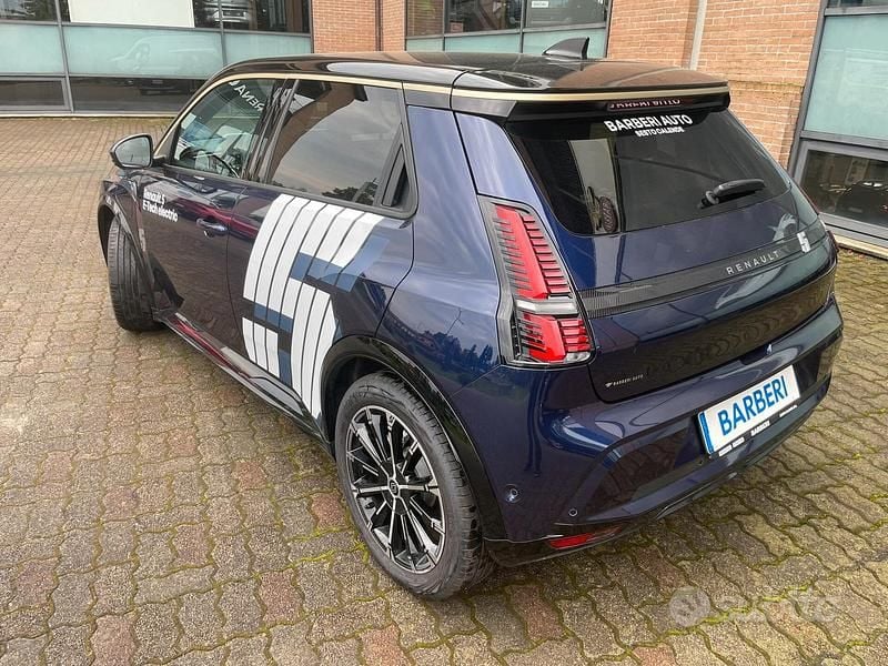 Usado Renault 5 E-Tech Iconic 110 kW (150 CV) 2024 Azul Berlina