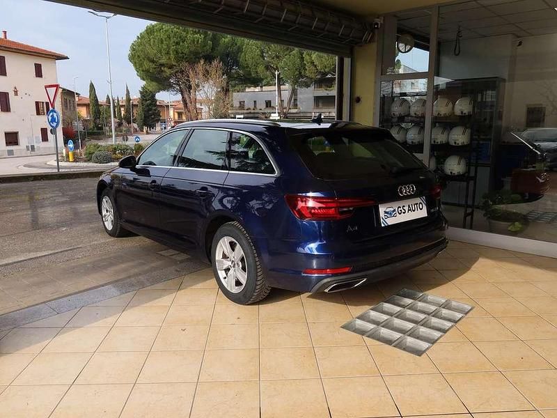 Begagnad Audi A4 Ambiente 150 HK (110 kW) 2019 Blå Kombi
