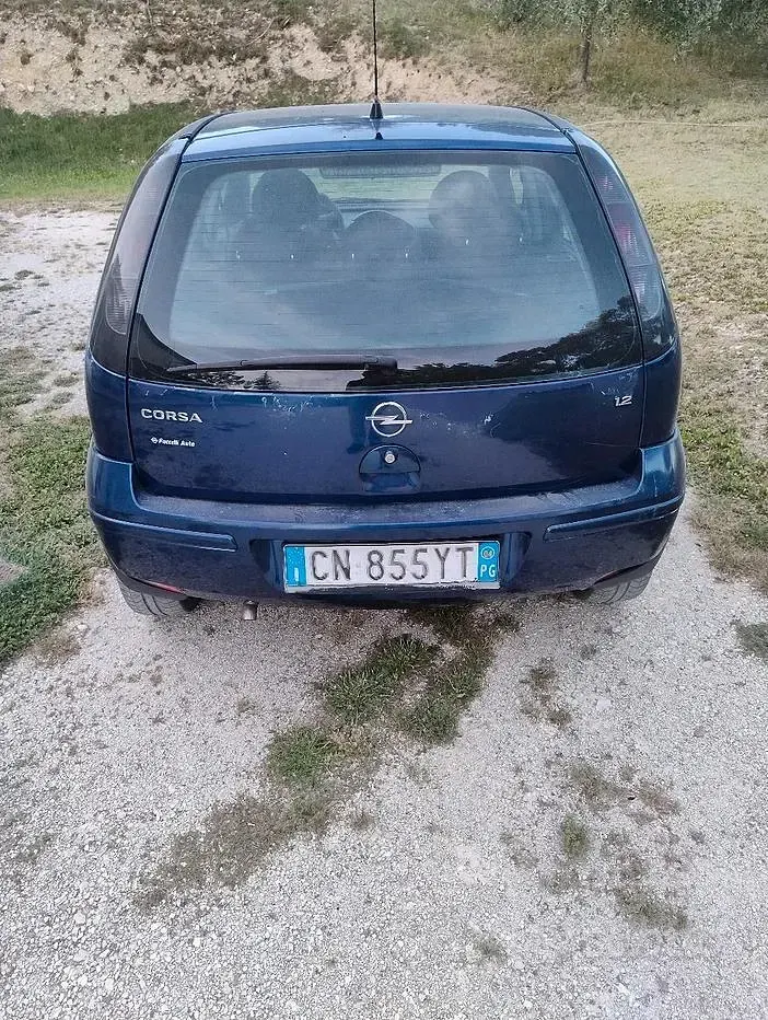 Usata Opel Corsa 80 CV (58 kW) 2004 Bluazzurro Utilitaria