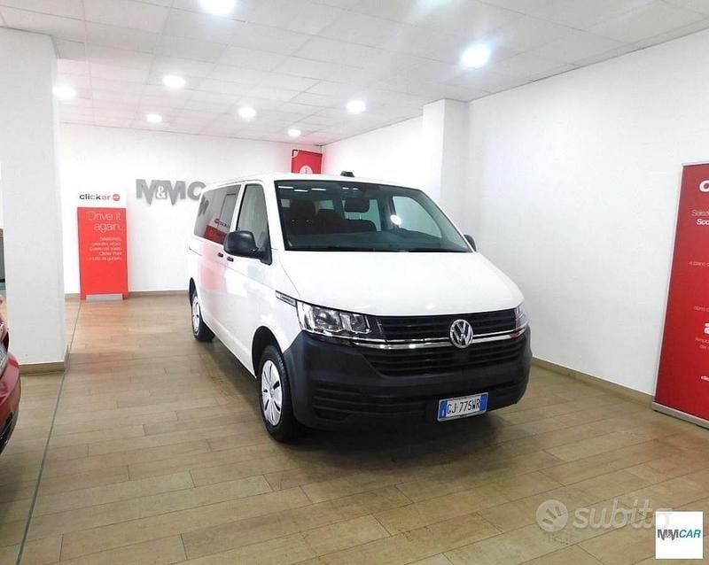Usata VW Caravelle Trendline 110 CV (80 kW) 2022 Bianco Monovolume