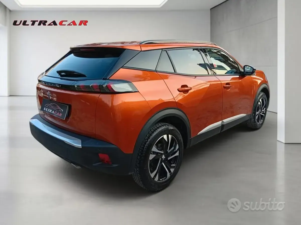 Usata Peugeot 2008 Allure 131 CV (96 kW) 2023 Arancione SUV