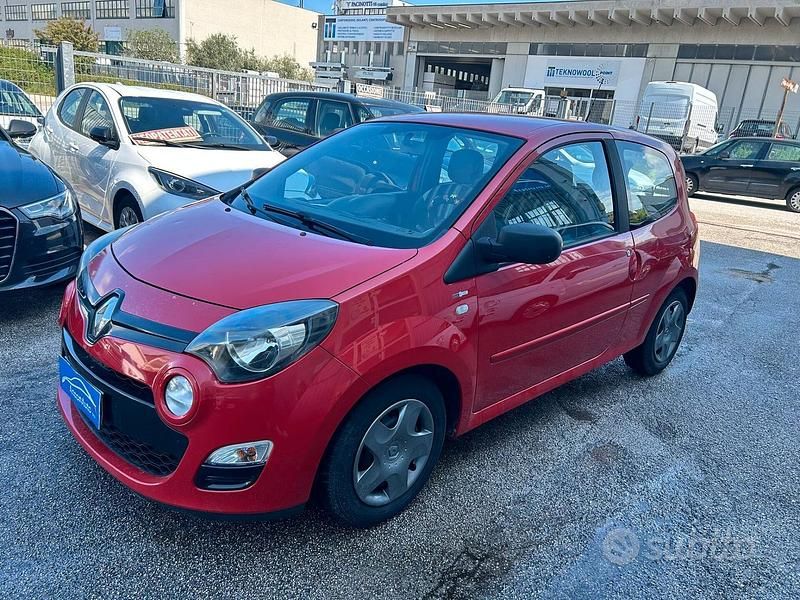 Usado Renault Twingo 76 CV (55 kW) 2014 Rojo Utilitario