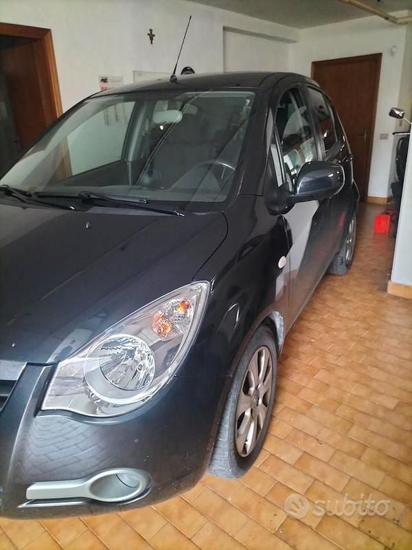 Usata Opel Agila 86 CV (63 kW) 2009 Nero Utilitaria