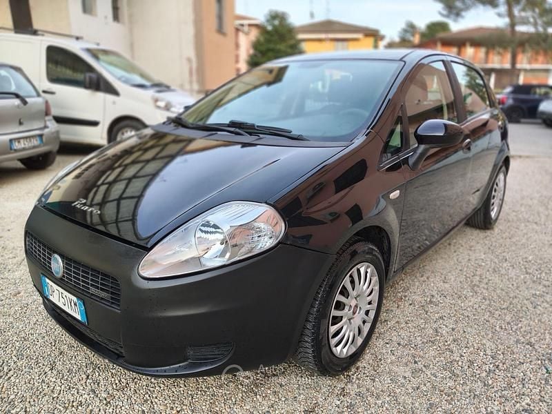 Usata Fiat Grande Punto 75 CV (55 kW) 2008 Nero Utilitaria
