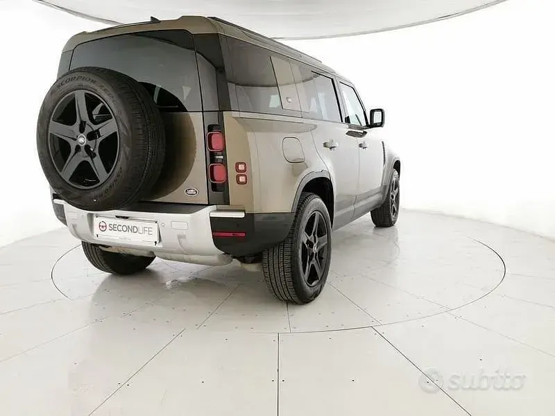 Käytetty Land Rover Defender 249 HP (183 kW) 2023 Ruskea Katumaasturi