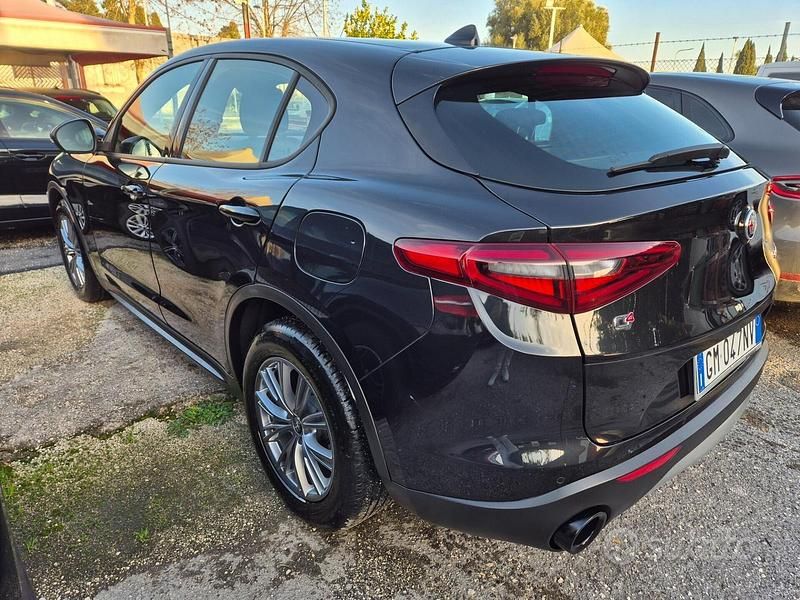 Usata Alfa Romeo Stelvio 190 CV (139 kW) 2023 Nero SUV
