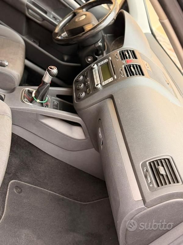 Usata VW Golf VI 2009 Blu Utilitaria