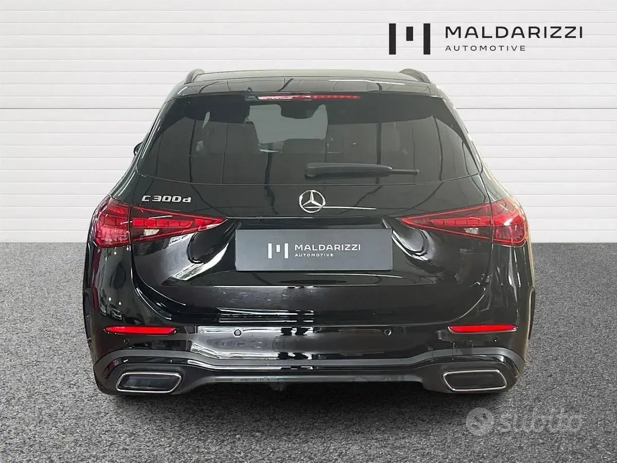 Usata Mercedes 300 AMG Line Premium 265 CV (194 kW) 2023 Nero Station wagon