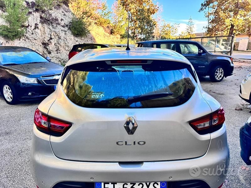 Usata Renault Clio IV Business 90 CV (66 kW) 2019 Grigio Berlina