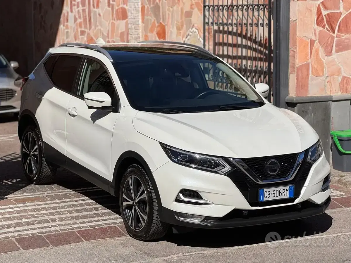 Usata Nissan Qashqai N-Connecta 116 CV (85 kW) 2020 Bianco SUV