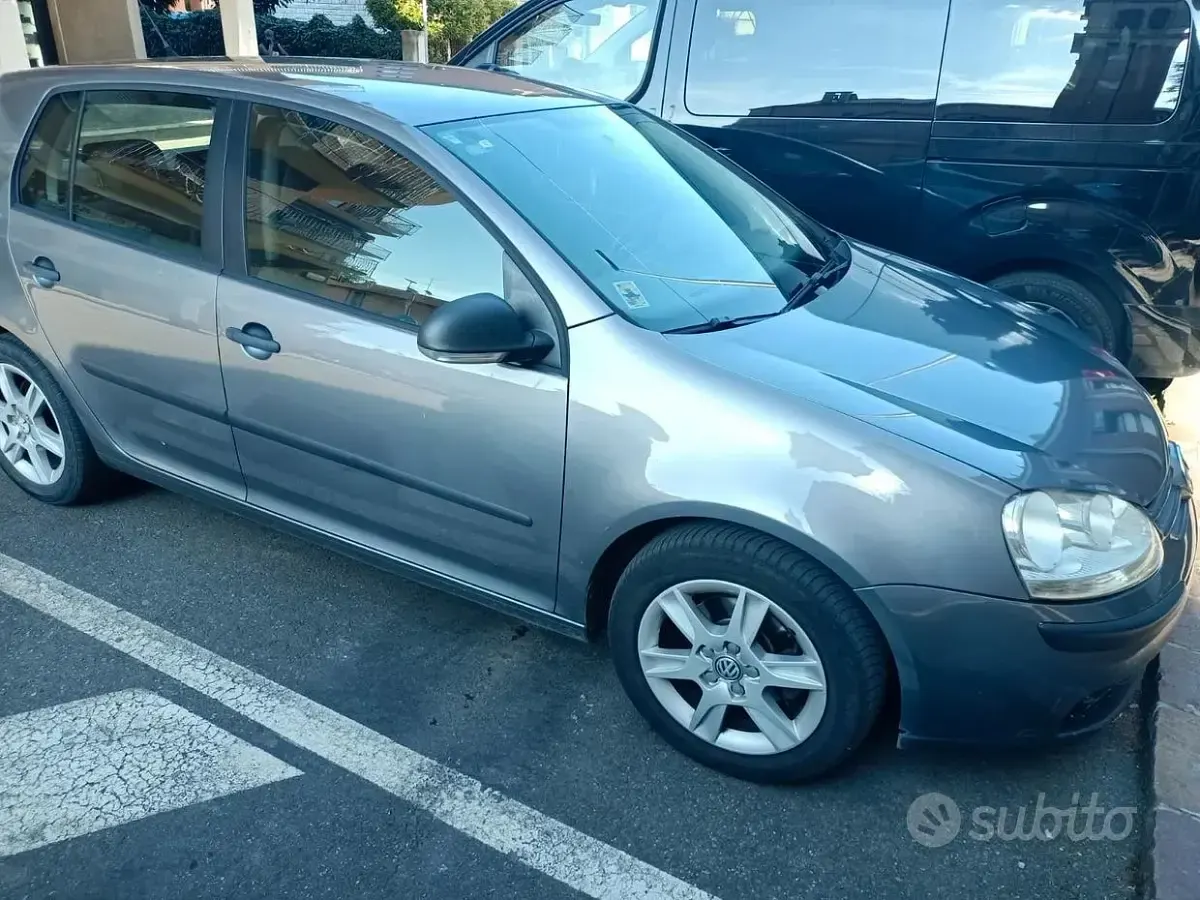 Usata VW Golf VI 105 CV (77 kW) 2008 Grigio Utilitaria