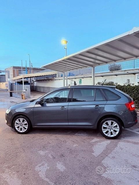 Usata Skoda Rapid Ambition 105 CV (77 kW) 2014 Grigio Utilitaria