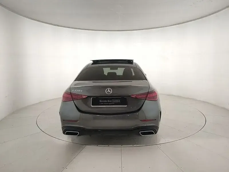 Usata Mercedes C220 AMG line 197 CV (144 kW) 2025 Grigio scuro Utilitaria