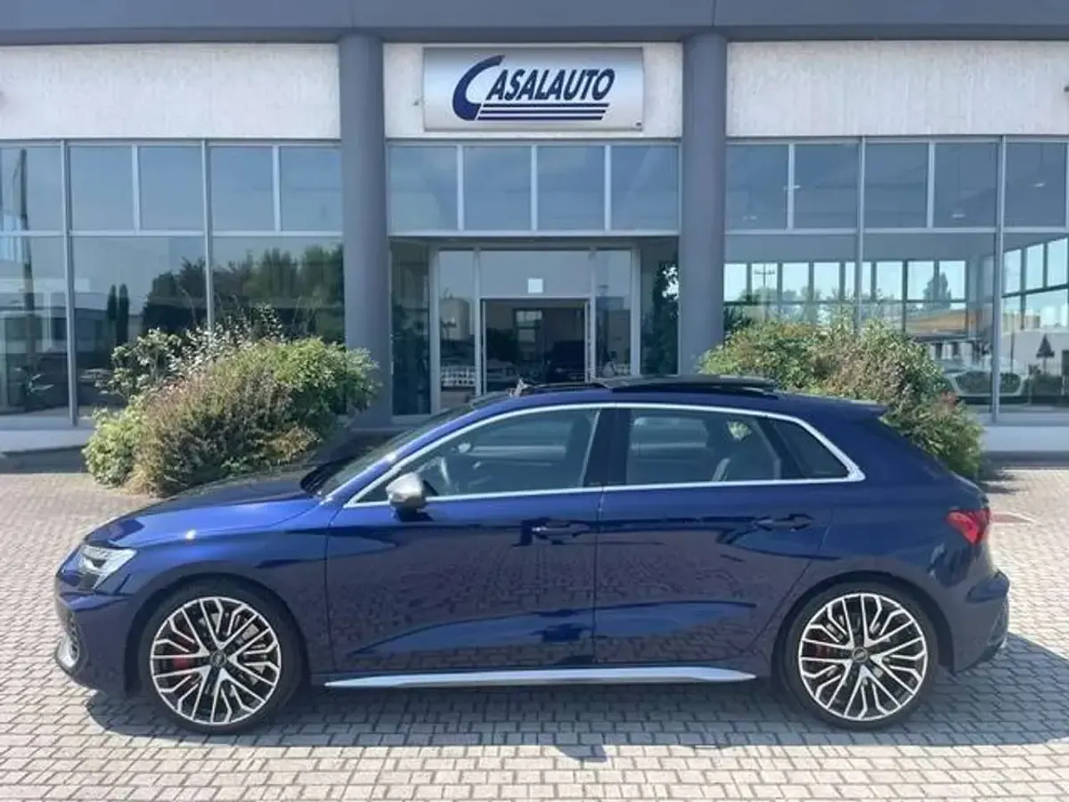 Usata Audi S3 Ambiente 333 CV (244 kW) 2025 Blu navarra Berlina