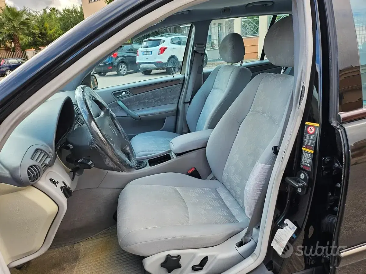 Usata Mercedes C220 Avantgarde 143 CV (105 kW) 2004 Nero Station wagon