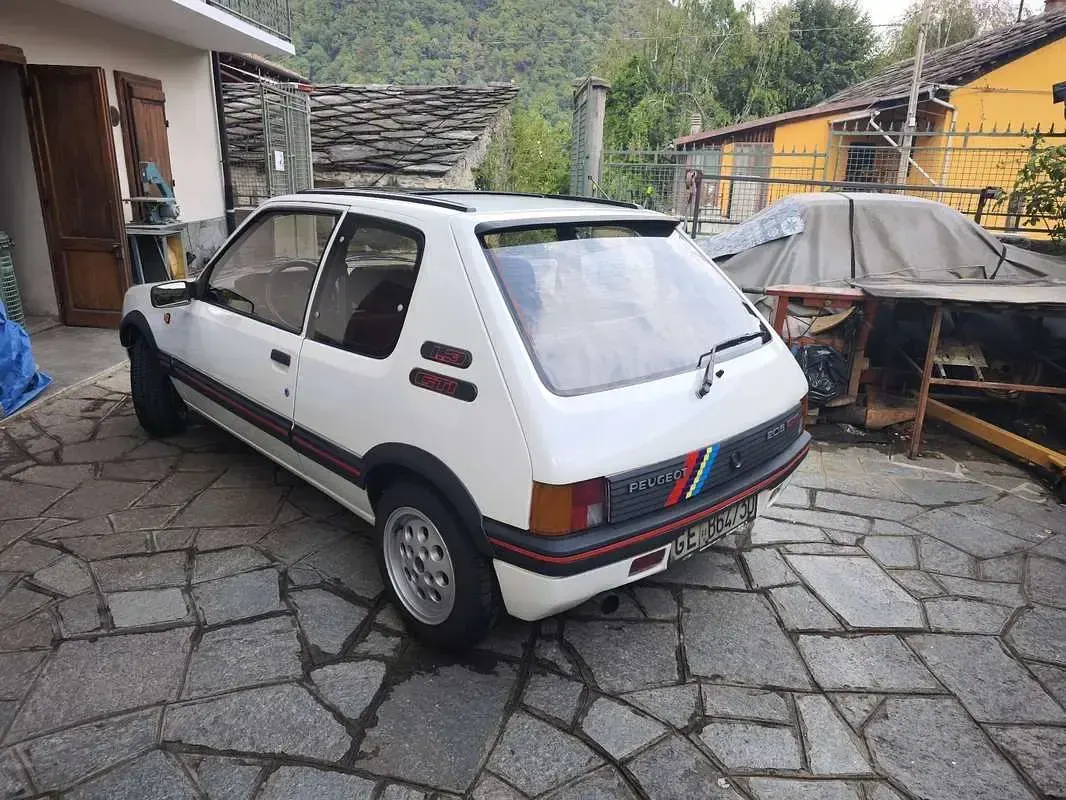 Usata Peugeot 205 101 CV (74 kW) 1989 Berlina
