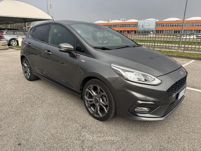 Usata Ford Fiesta ST-Line 101 CV (74 kW) 2019 Grigio Utilitaria