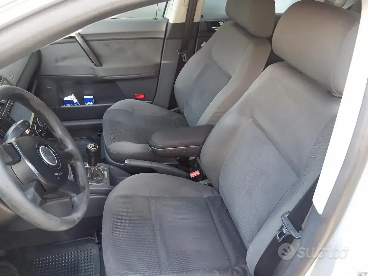 Usata VW Polo 69 CV (50 kW) 2007 Grigio Utilitaria