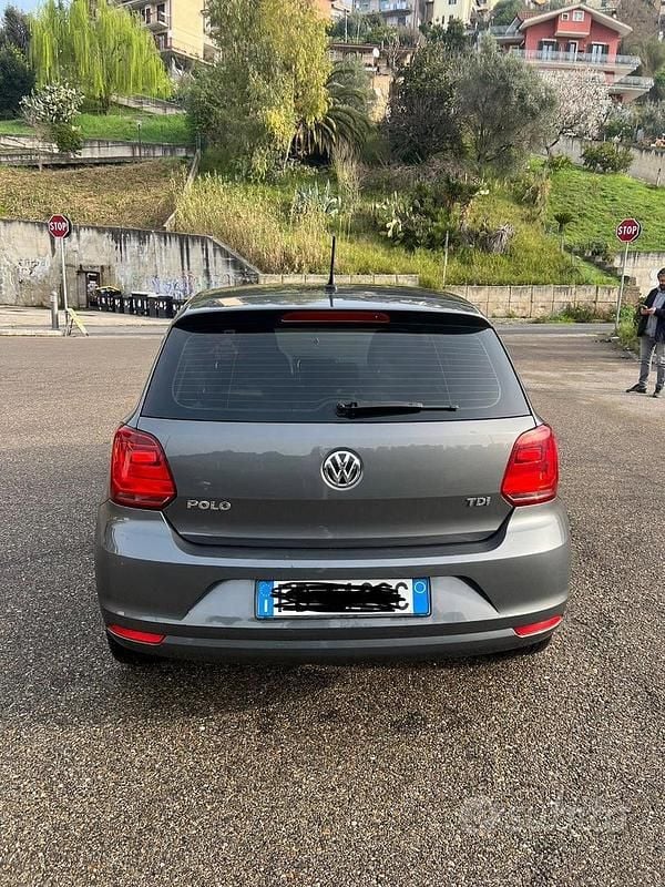 Usata VW Polo Comfortline 90 CV (66 kW) 2015 Grigio Berlina