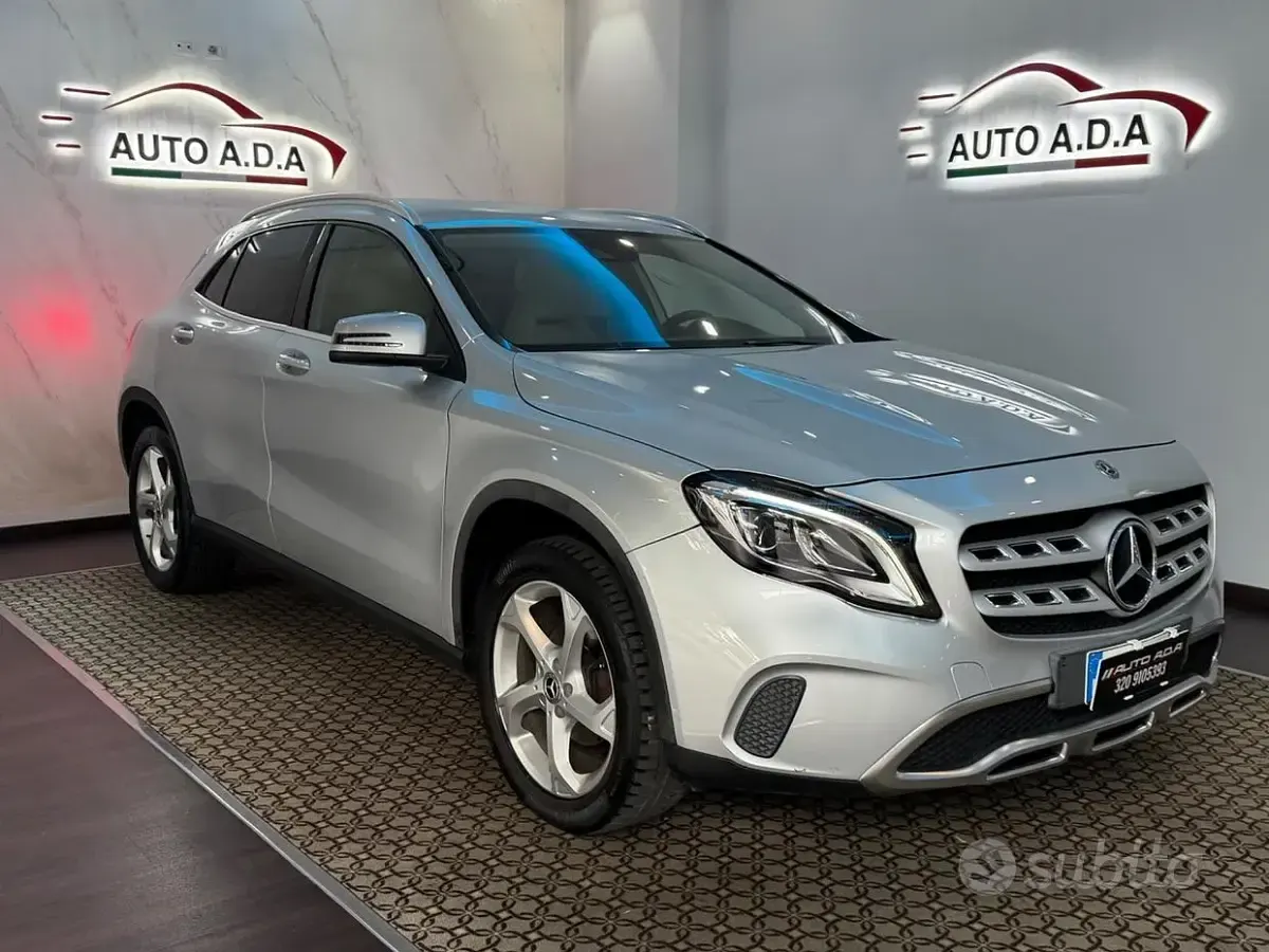 Usata Mercedes GLA200 Premium 136 CV (100 kW) 2019 Grigio SUV