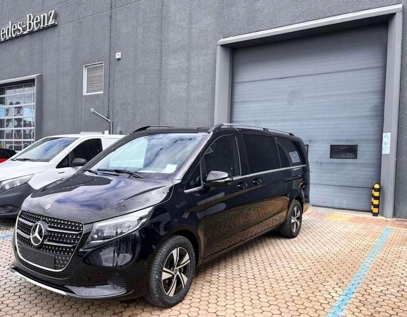 Nuova Mercedes V250 Avantgarde 190 CV (139 kW) 2026 Nero Monovolume