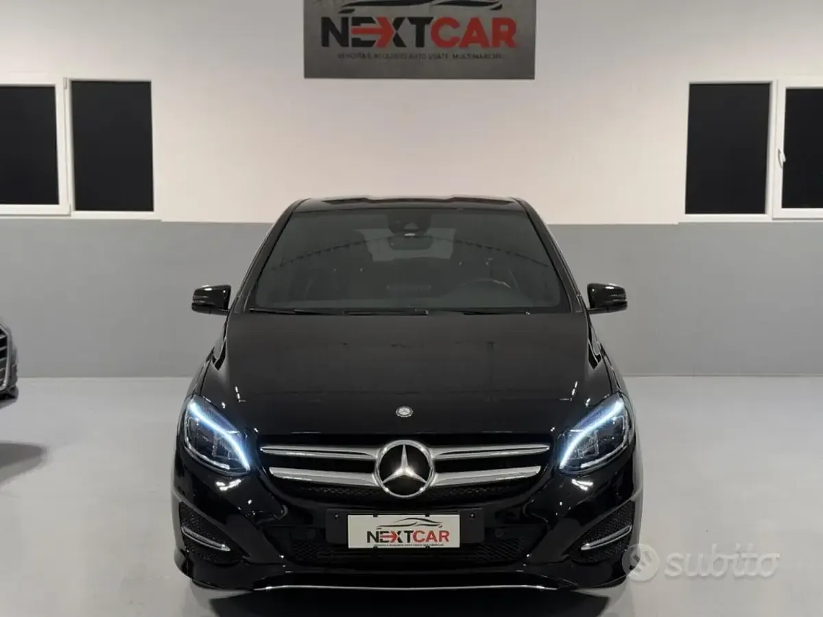 Usata Mercedes B200 136 CV (100 kW) 2017 Nero Utilitaria