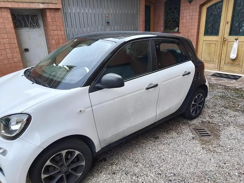 Usata Smart ForFour 71 CV (52 kW) 2022 Bianco Utilitaria
