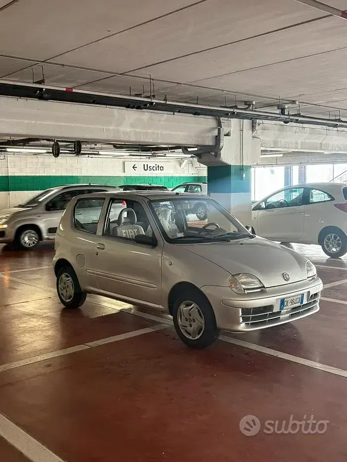 Usata Fiat 600 54 CV (39 kW) 2022 Grigio Berlina