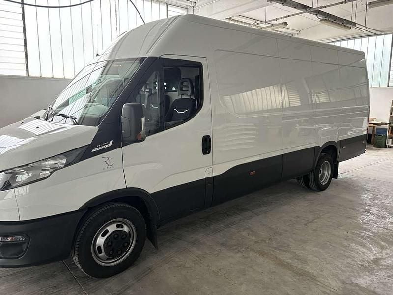 Bianco Usata 2020 Iveco Daily Furgone | 20.000 € (Super prezzo) - Immagine 1/4