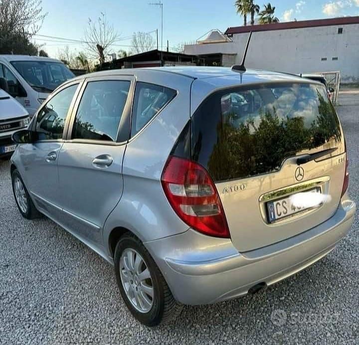 Usata Mercedes A180 Avantgarde 109 CV (80 kW) 2004 Giallo Berlina