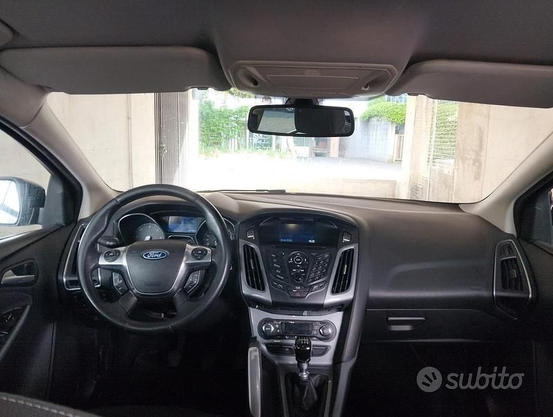 Usata Ford Focus Titanium 116 CV (85 kW) 2012 Nero Station wagon