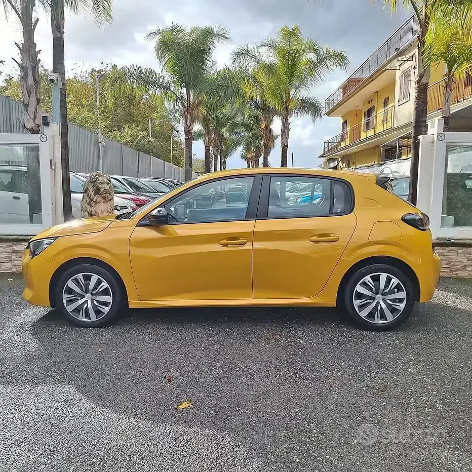 Usata Peugeot 208 Active 101 CV (74 kW) 2023 Giallo Utilitaria