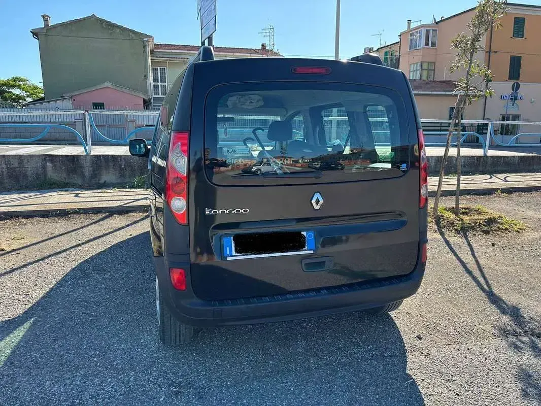Usata Renault Kangoo 75 CV (55 kW) 2011 Nero Monovolume