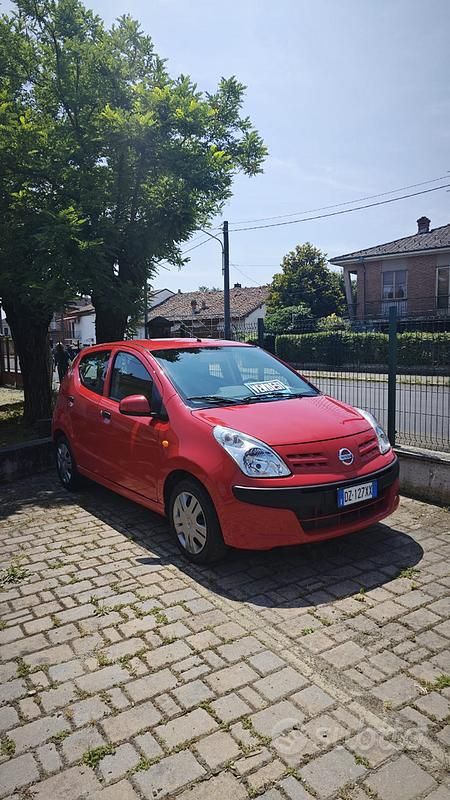 Rosso Usata 2010 Nissan Pixo Due volumi | 4000 € (Buon prezzo) - Immagine 1/4