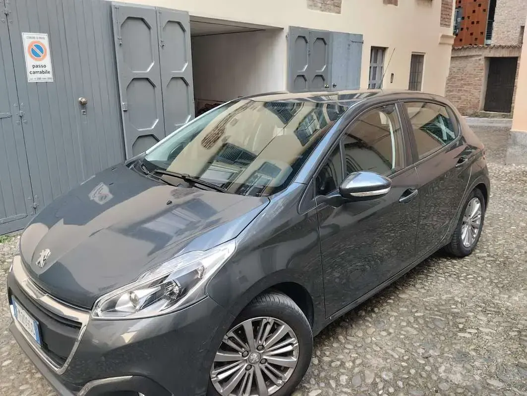 Usata Peugeot 208 Allure 110 CV (80 kW) 2017 Utilitaria