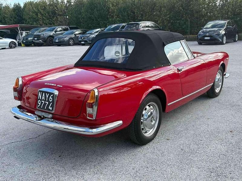 Usata Alfa Romeo Spider 145 CV (106 kW) 1966 Rosso Cabrio