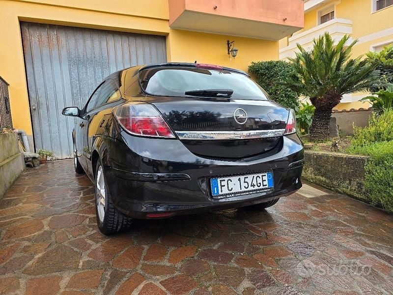 Usata Opel Astra GTC 2007 Coupé