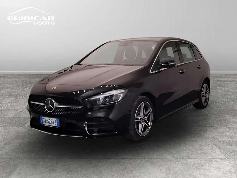 Nero cosmo metallizzato Usata 2024 Mercedes B250e AMG Line Premium Monovolume | 36.000 € (Buon prezzo) - Immagine 1/4