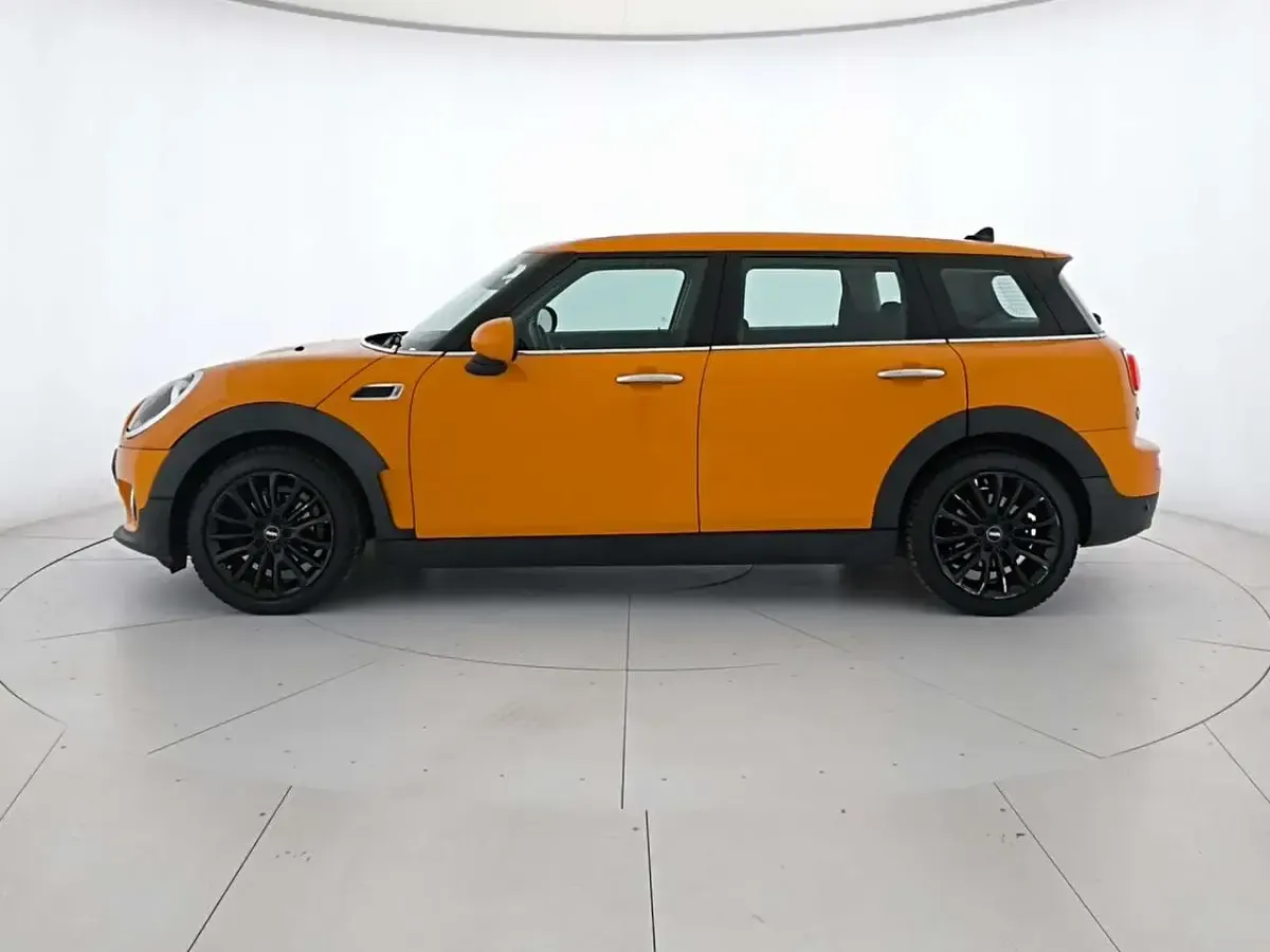 Usata Mini One Clubman 102 CV (75 kW) 2017 Arancione Station wagon
