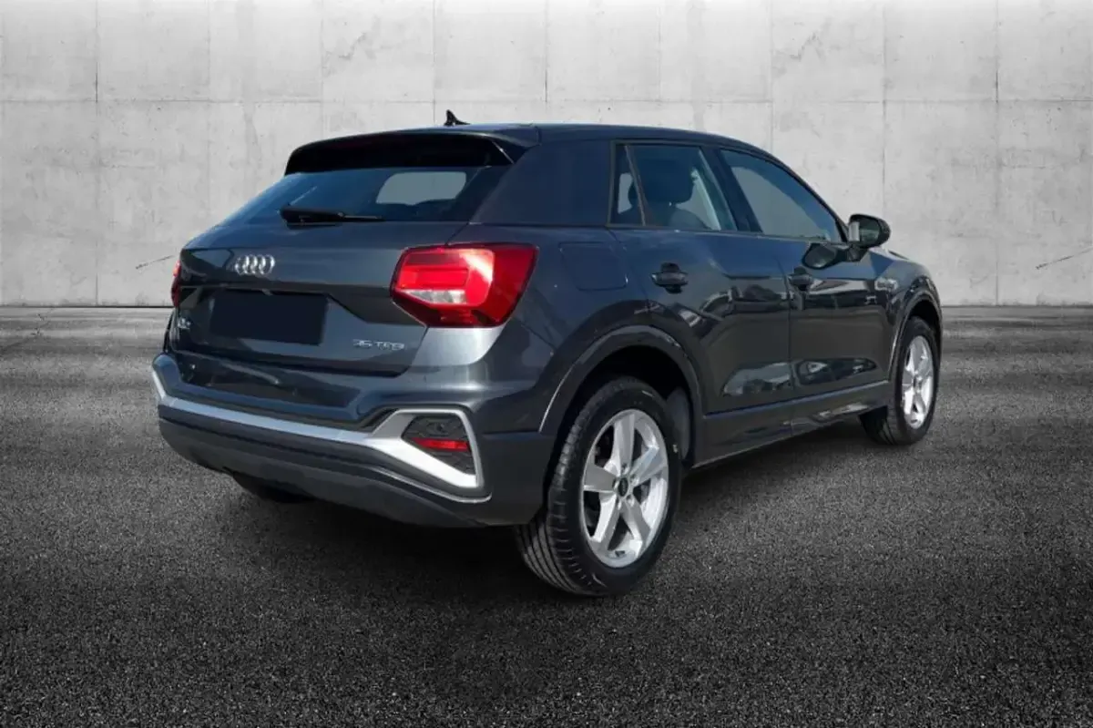 Usata Audi Q2 S-Line 150 CV (110 kW) 2022 Grigio SUV