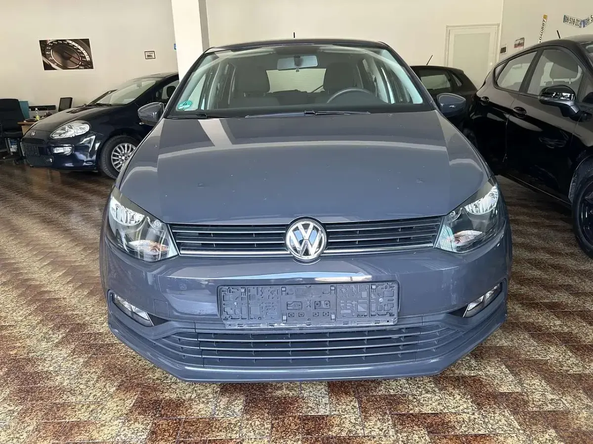 Usata VW Polo Trendline 60 CV (44 kW) 2016 Grigio Berlina